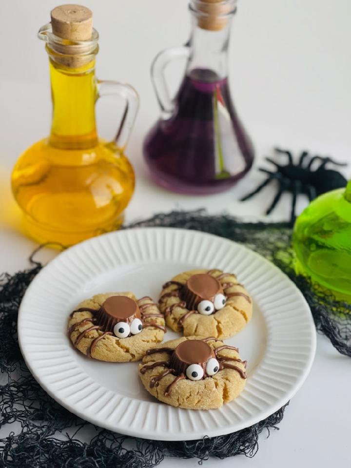 Peanut Butter Spider Cookies